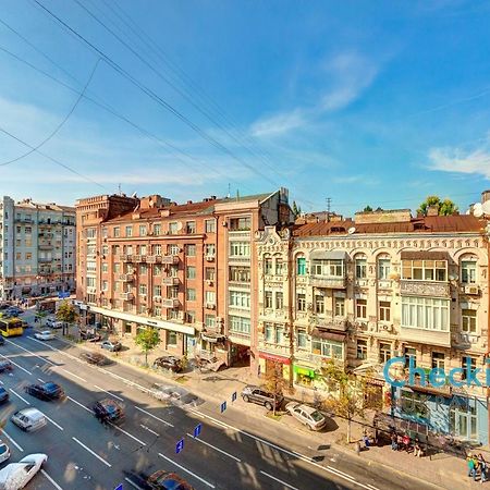 Two-Bedroom Apartment In The Center Near The National Sports Complex “Olympiyskiy” Kiev Exteriör bild